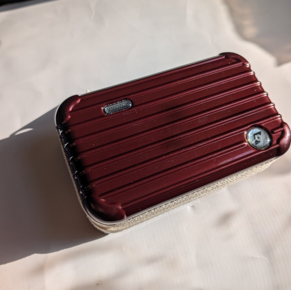 Rimowa Mini Hard Shell Case in Metallic Burgundy - Picture 3 of 7
